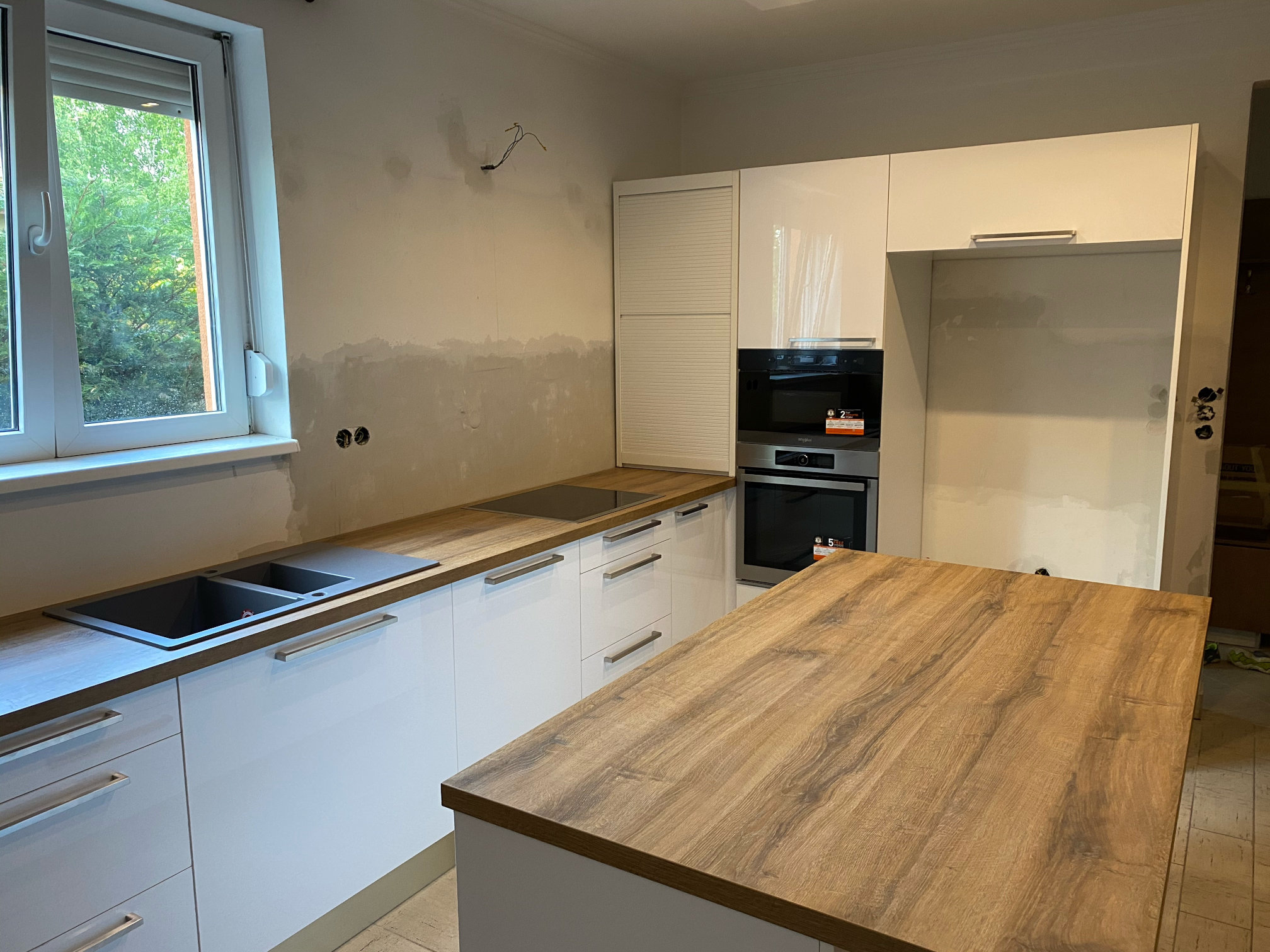 Magasfényű fehér, konyakbarna tölgy