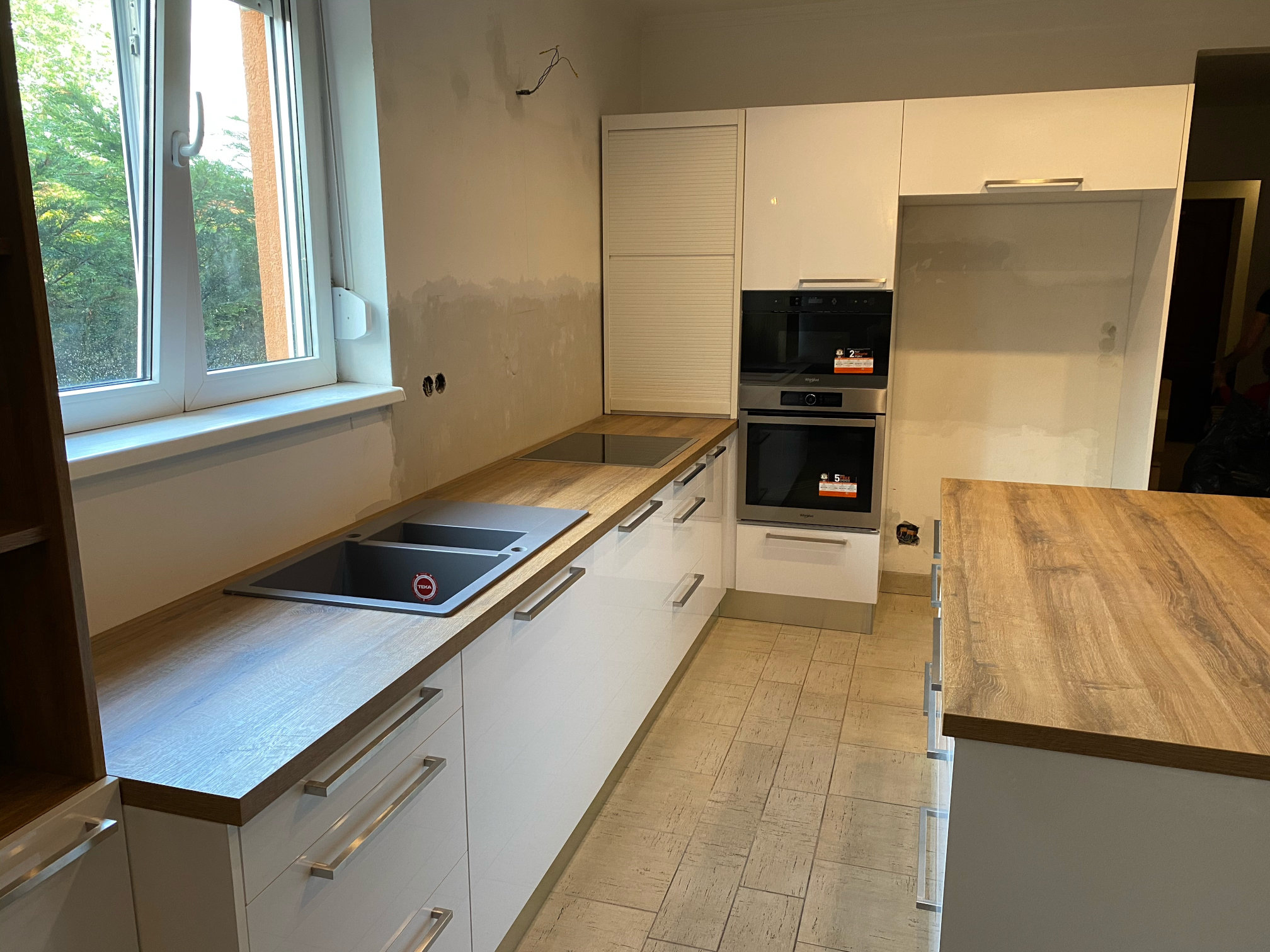 Magasfényű fehér, konyakbarna tölgy