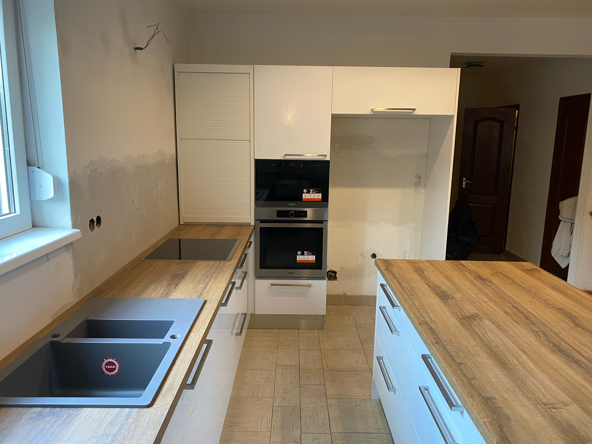 Magasfényű fehér, konyakbarna tölgy