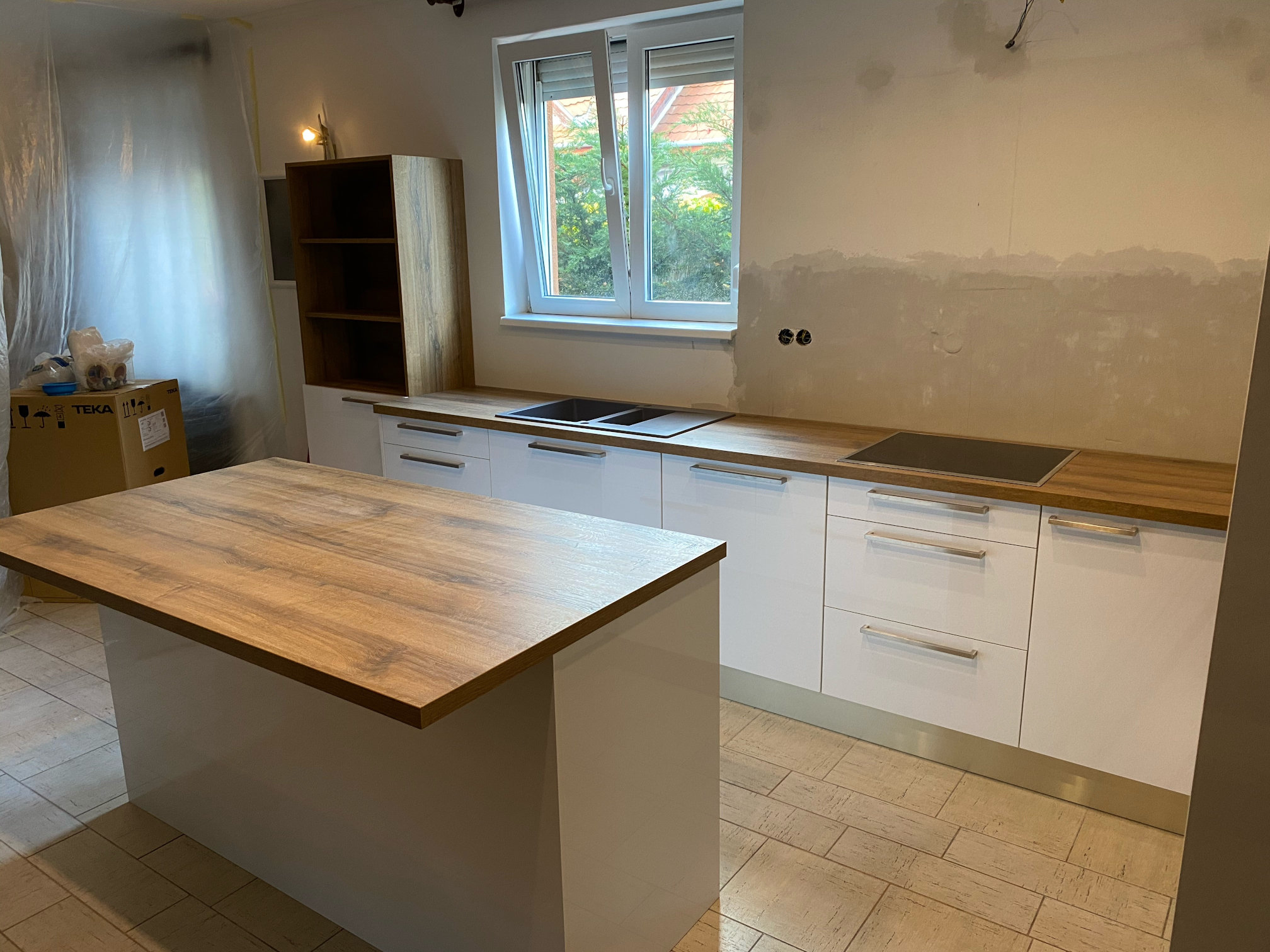 Magasfényű fehér, konyakbarna tölgy