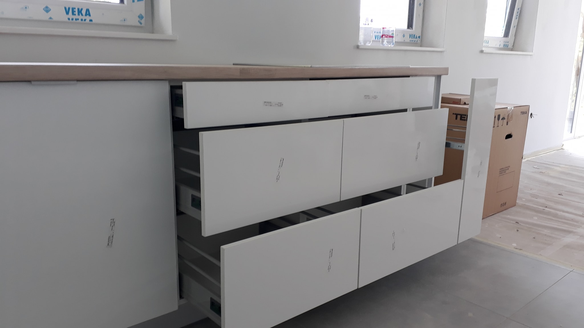 Matt fehér minimál