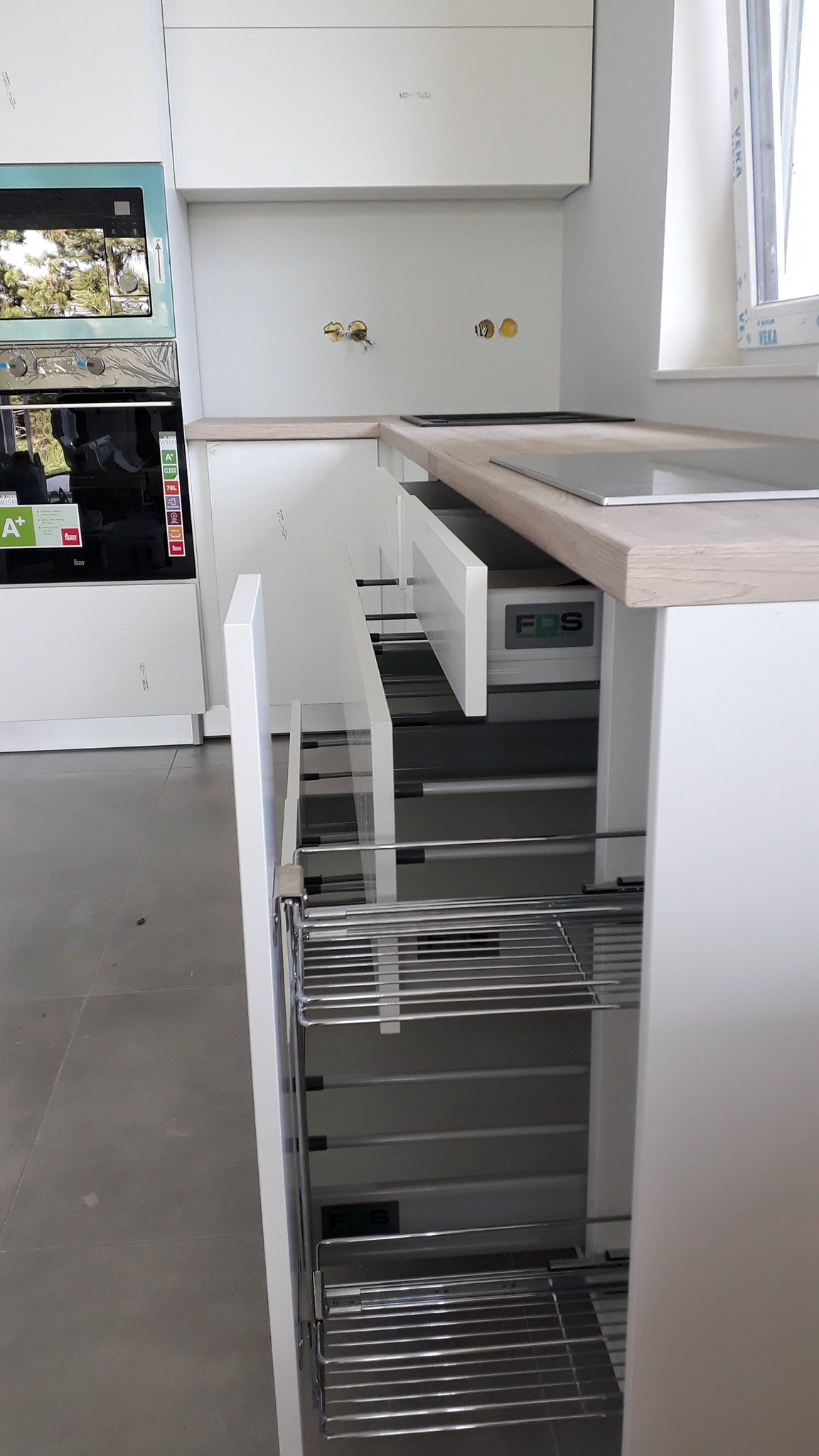 Matt fehér minimál