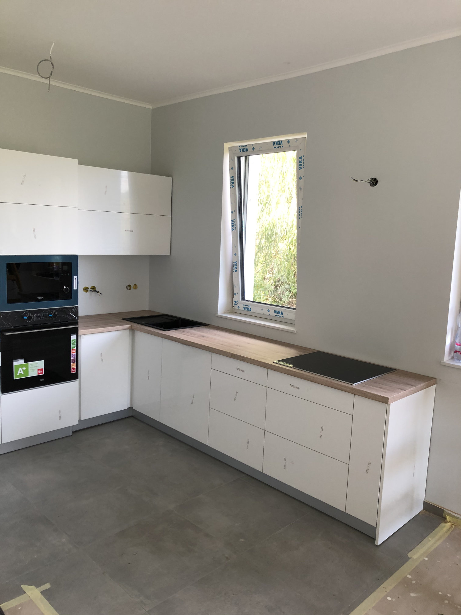 Matt fehér minimál